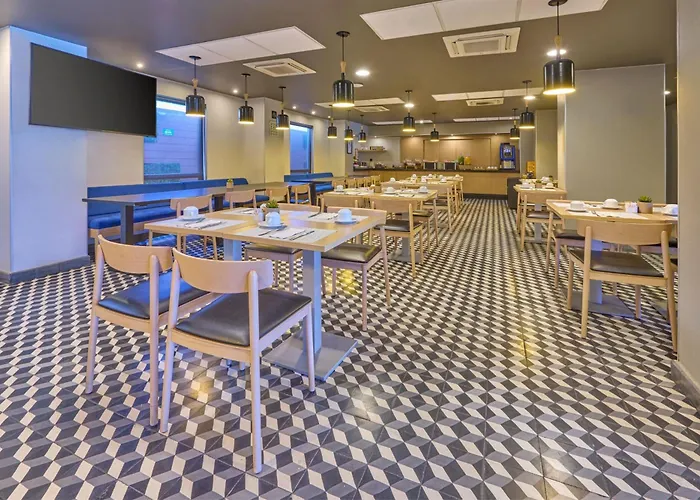 Pets Allowed Hotel City Express Plus By Marriott Ciudad De Mexico Periferico Sur Tlalpan